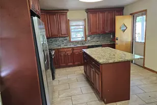85 Linden Ave, Elmwood Park, NJ 07407 - Photo 3