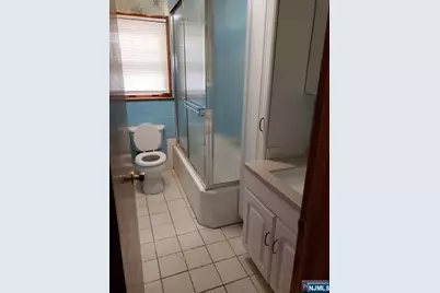 85 Linden Avenue, Elmwood Park, NJ 07407 - Photo 13