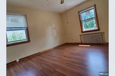 85 Linden Avenue, Elmwood Park, NJ 07407 - Photo 25