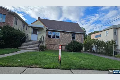 85 Linden Avenue, Elmwood Park, NJ 07407 - Photo 3