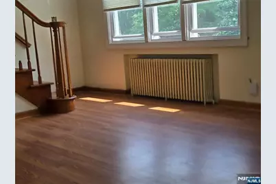 85 Linden Avenue, Elmwood Park, NJ 07407 - Photo 21