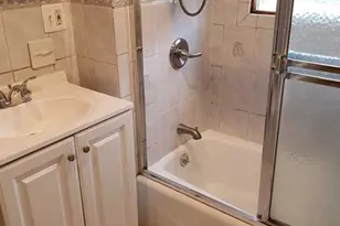 85 Linden Ave, Elmwood Park, NJ 07407 - Photo 13