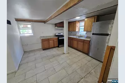 85 Linden Avenue, Elmwood Park, NJ 07407 - Photo 33