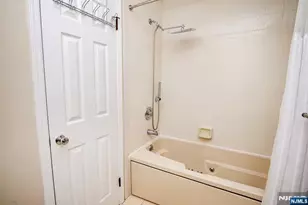 507 Windsor Dr 107, Palisades Park, NJ 07650 - Photo 11