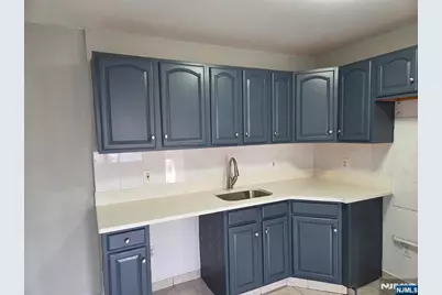2401 Bergenline Avenue 3H #3H, Union City, NJ 07087 - Photo 1