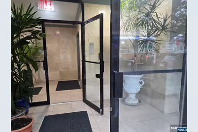 2401 Bergenline Avenue 3H #3H, Union City, NJ 07087 - Photo 5