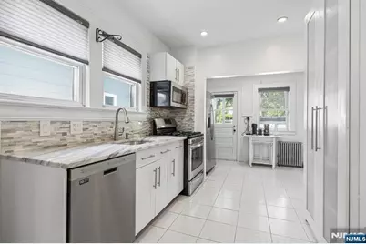 47 Kearney Street, Lyndhurst Township, NJ 07071 - Photo 9