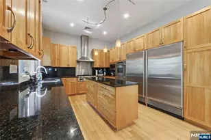 192 Stonehurst Dr, Tenafly, NJ 07670 - Photo 9