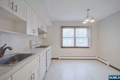 44 Newcomb Road 1 Fl #1 FL, Tenafly, NJ 07670 - Photo 11