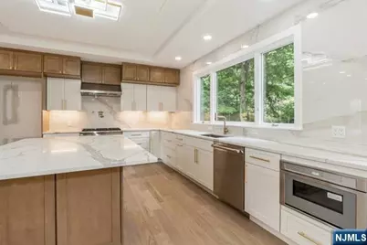 66 E Gramercy Place, Glen Rock, NJ 07452 - Photo 9