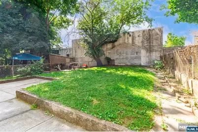39 Hillman Street, Paterson, NJ 07522 - Photo 29
