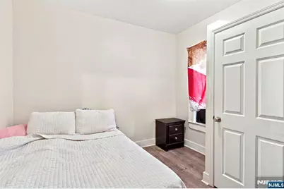 39 Hillman Street, Paterson, NJ 07522 - Photo 9