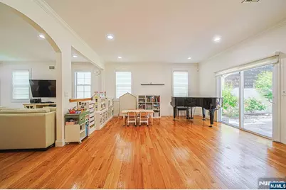 17 E Fairmount Avenue, Maywood, NJ 07607 - Photo 11