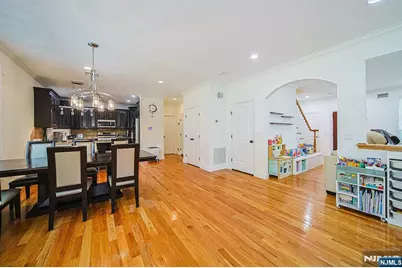 17 E Fairmount Avenue, Maywood, NJ 07607 - Photo 5