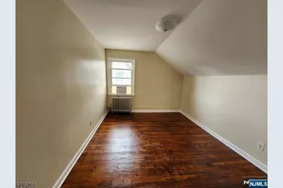 33 Livingston Avenue, Lyndhurst Township, NJ 07071 - Photo 21