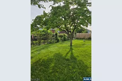 33 Livingston Avenue, Lyndhurst Township, NJ 07071 - Photo 23