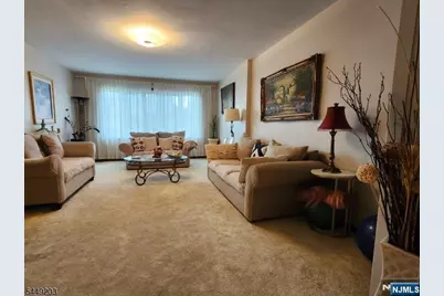 33 Livingston Avenue, Lyndhurst Township, NJ 07071 - Photo 5