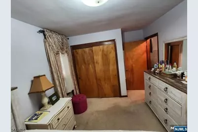 33 Livingston Avenue, Lyndhurst Township, NJ 07071 - Photo 11