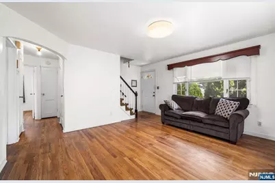 10 Greenwich Street, Bergenfield, NJ 07621 - Photo 7