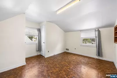 10 Greenwich Street, Bergenfield, NJ 07621 - Photo 15