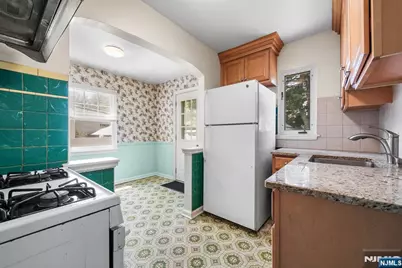 10 Greenwich Street, Bergenfield, NJ 07621 - Photo 11
