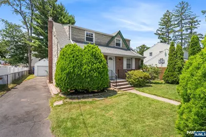 10 Greenwich Street, Bergenfield, NJ 07621 - Photo 3