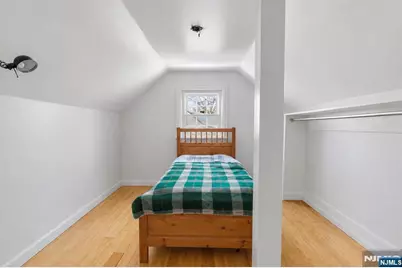 170 Clinton Avenue, New Milford, NJ 07646 - Photo 13