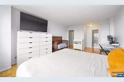 2100 Linwood 17C #17C, Fort Lee, NJ 07024 - Photo 11