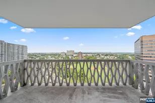 2100 Linwood 17C, Fort Lee, NJ 07024 - Photo 17