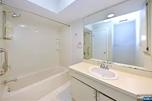 204 Indian Hollow 204, Mahwah, NJ 07430 - Photo 13