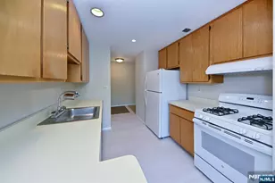 204 Indian Hollow 204, Mahwah, NJ 07430 - Photo 3