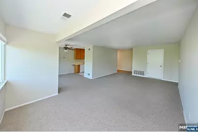 204 Indian Hollow 204 #204, Mahwah, NJ 07430 - Photo 9