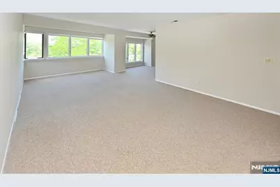 204 Indian Hollow 204 #204, Mahwah, NJ 07430 - Photo 7