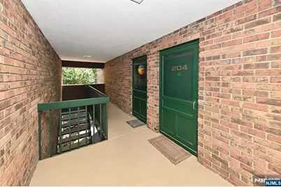204 Indian Hollow 204 #204, Mahwah, NJ 07430 - Photo 15