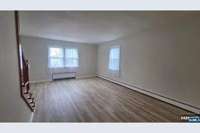 122 Westview Avenue, Paramus, NJ 07652 - Photo 7