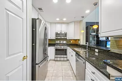 135 Abbie Court, Guttenberg, NJ 07093 - Photo 11