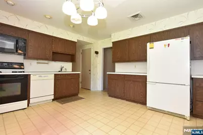 317 McKinley Boulevard, Paramus, NJ 07652 - Photo 13