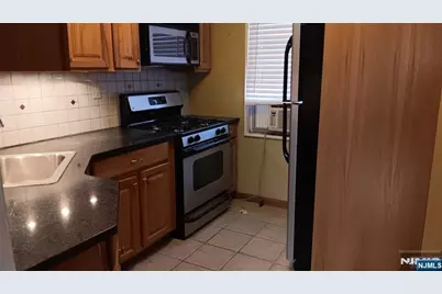 112 A Hastings Avenue, Rutherford, NJ 07070 - Photo 3