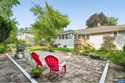 425 Beech Avenue, Paramus, NJ 07652 - Photo 29