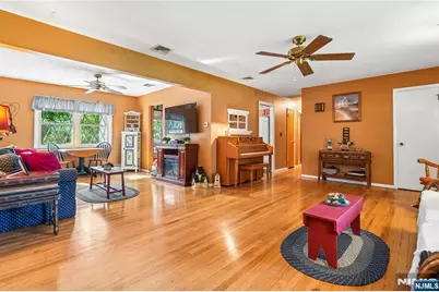 425 Beech Avenue, Paramus, NJ 07652 - Photo 7