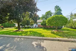 425 Beech Ave, Paramus, NJ 07652 - Photo 33