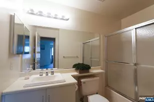 1234 Richmond Rd, Mahwah, NJ 07430 - Photo 9