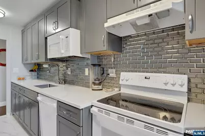 200 Winston Drive 106 #106, Cliffside Park, NJ 07010 - Photo 11