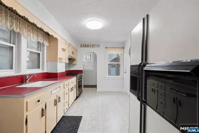 371 Park Avenue, Fairview, NJ 07022 - Photo 5