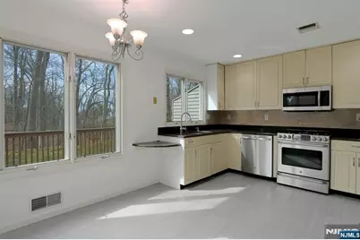 20 Lakeview Drive, Old Tappan, NJ 07675 - Photo 13