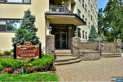 25 Grand Avenue 2J #2J, Hackensack, NJ 07601 - Photo 1