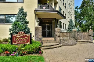 25 Grand Ave 2J, Hackensack, NJ 07601 - Photo 1