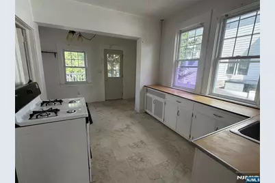 55 Thoma Avenue, Maywood, NJ 07607 - Photo 7
