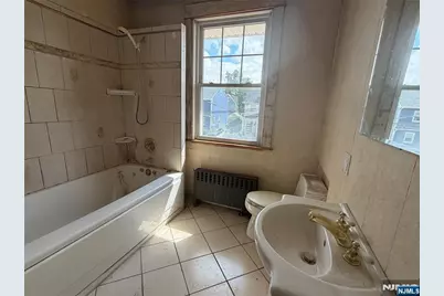 55 Thoma Avenue, Maywood, NJ 07607 - Photo 11