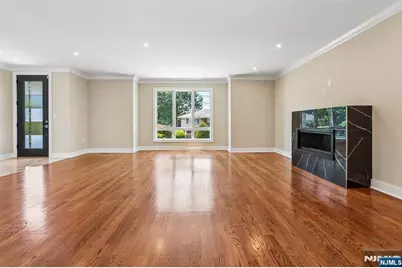 211 Warwick Avenue 1 #1, Fort Lee, NJ 07024 - Photo 5